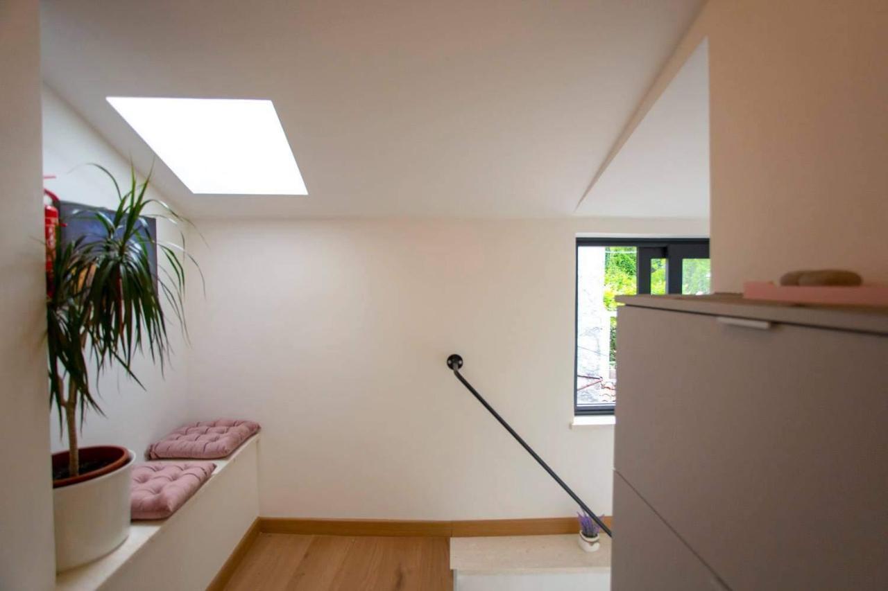 ˇdcˇ Modern Apartment Near The Church โรวีน ภายนอก รูปภาพ