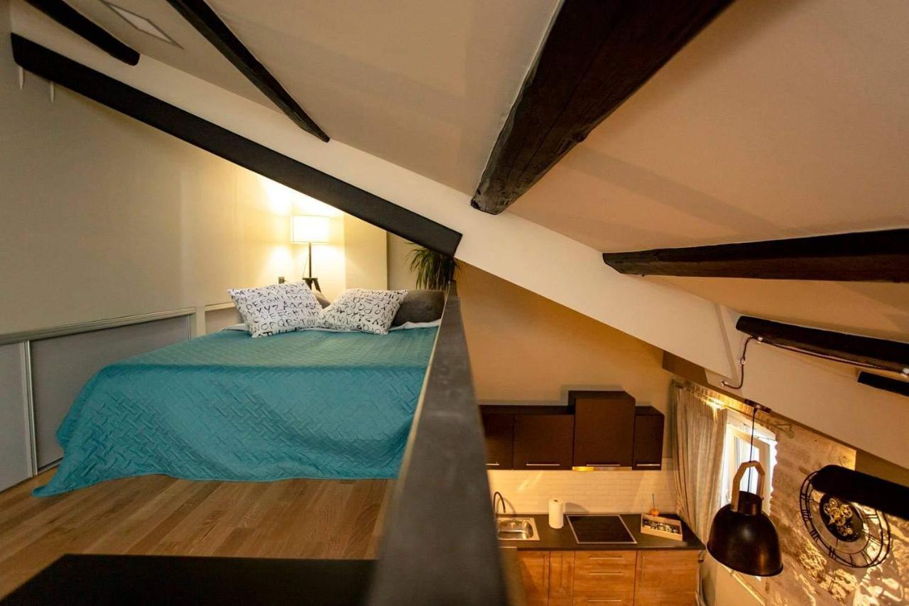ˇdcˇ Modern Apartment Near The Church โรวีน ภายนอก รูปภาพ