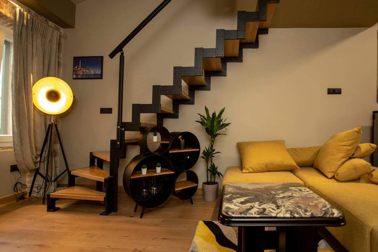 ˇdcˇ Modern Apartment Near The Church โรวีน ภายนอก รูปภาพ