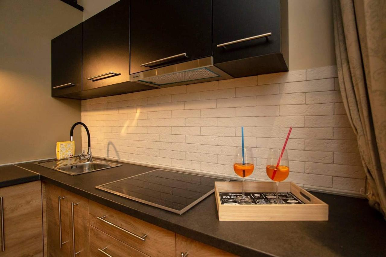 ˇdcˇ Modern Apartment Near The Church โรวีน ภายนอก รูปภาพ