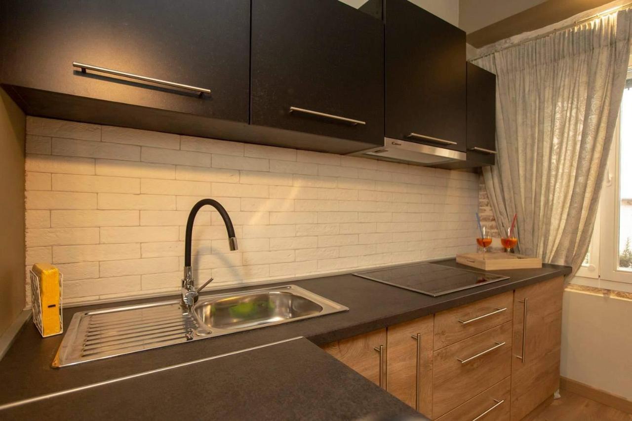 ˇdcˇ Modern Apartment Near The Church โรวีน ภายนอก รูปภาพ